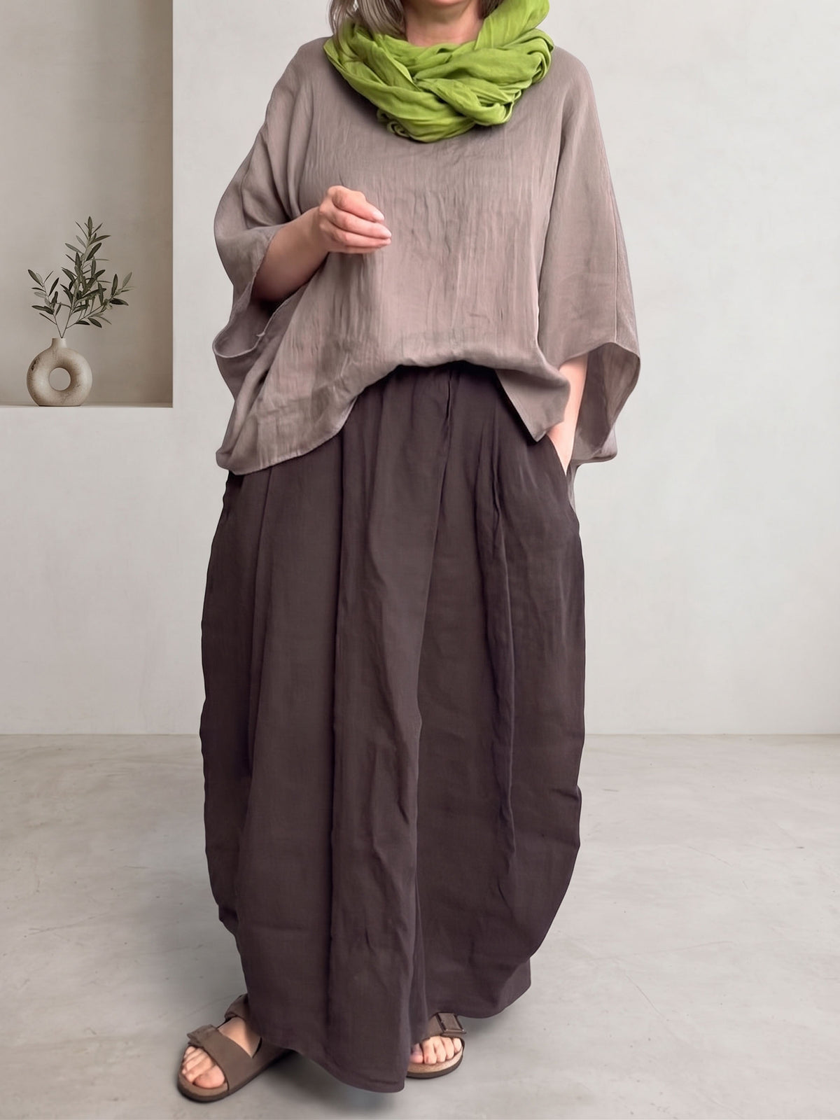 Breathable Structured Cocoon-shaped Pleated Skirt