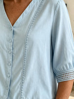 Women's Casual Three-quarter Sleeve V-neck Lace Cotton Linen Cardigan Shirt