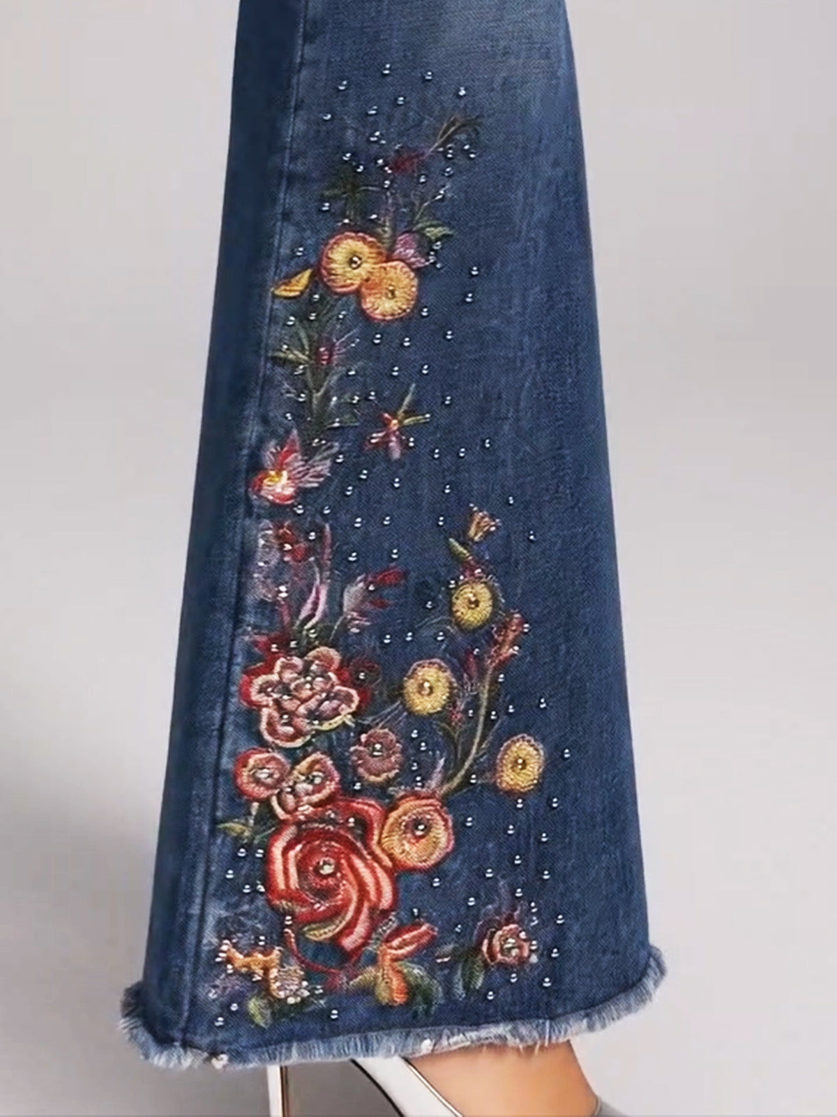 Casual Floral Embroidery Flared Jeans