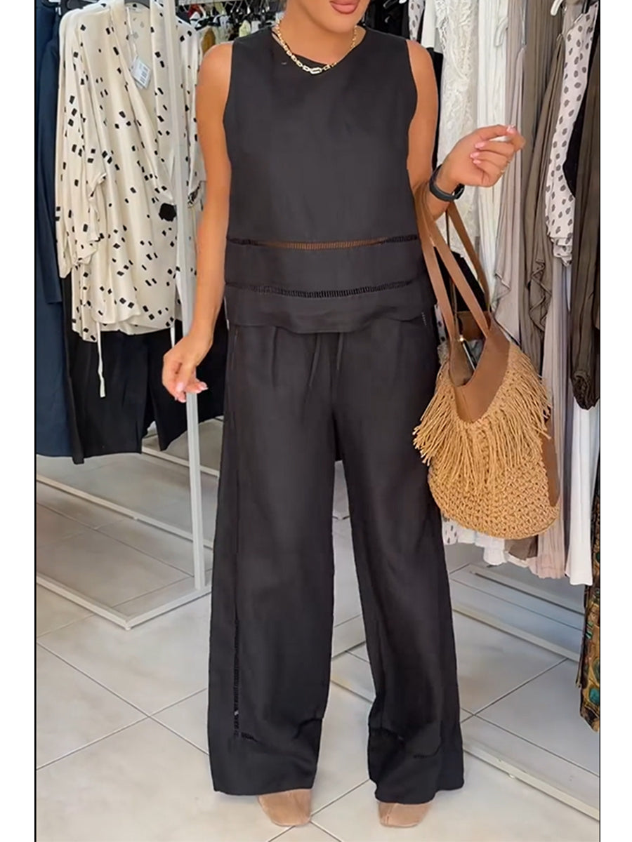 Casual Two-piece Set Featuring A Sleeveless Linen-cotton Blend Top And Trousers With Cut-out Webbing Details.
